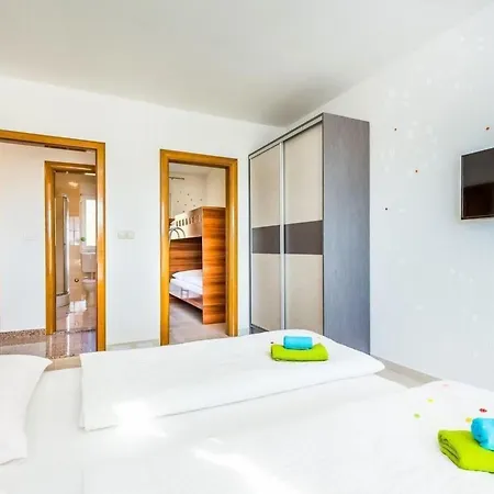 Haus In Mit Gemeinschaftlichem Pool By Interhome * Dramalj
