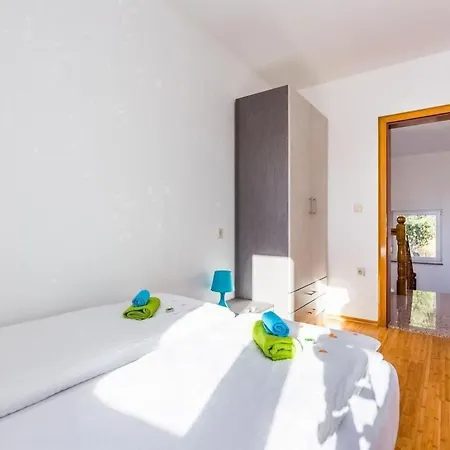Haus In Mit Gemeinschaftlichem Pool By Interhome Сasa de vacaciones *
