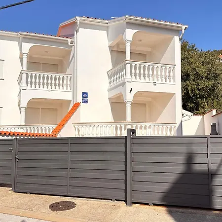 Haus In Mit Gemeinschaftlichem Pool By Interhome Dramalj