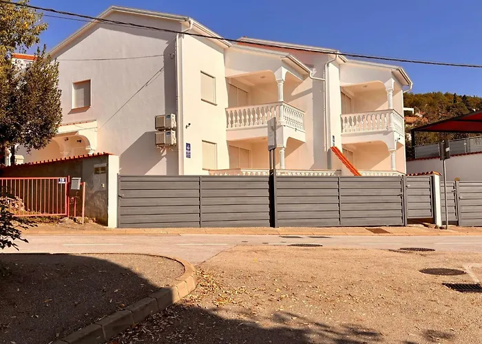 Haus In Mit Gemeinschaftlichem Pool By Interhome 펜션 드라말리