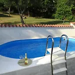 Haus In Mit Gemeinschaftlichem Pool By Interhome بيت للعطل