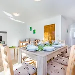 Haus In Mit Gemeinschaftlichem Pool By Interhome بيت للعطل دْغاماي