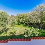 Haus In Mit Gemeinschaftlichem Pool By Interhome بيت للعطل