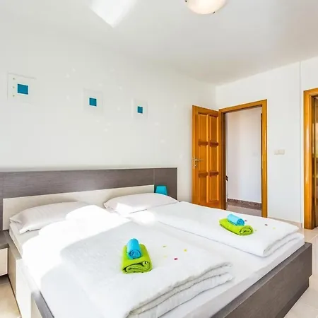 Haus In Mit Gemeinschaftlichem Pool By Interhome Holiday home *