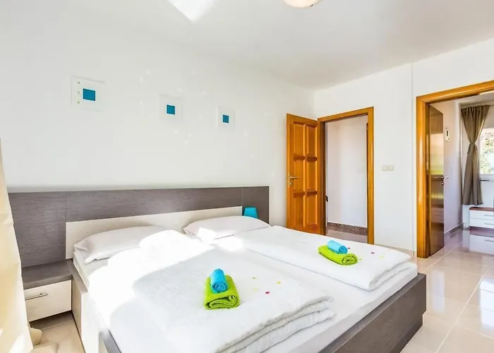 Haus In Mit Gemeinschaftlichem Pool By Interhome Holiday home *