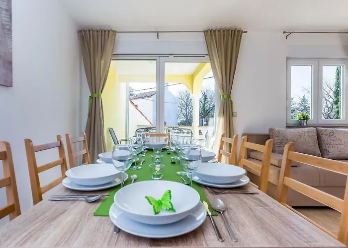 Haus In Mit Gemeinschaftlichem Pool By Interhome Holiday home *
